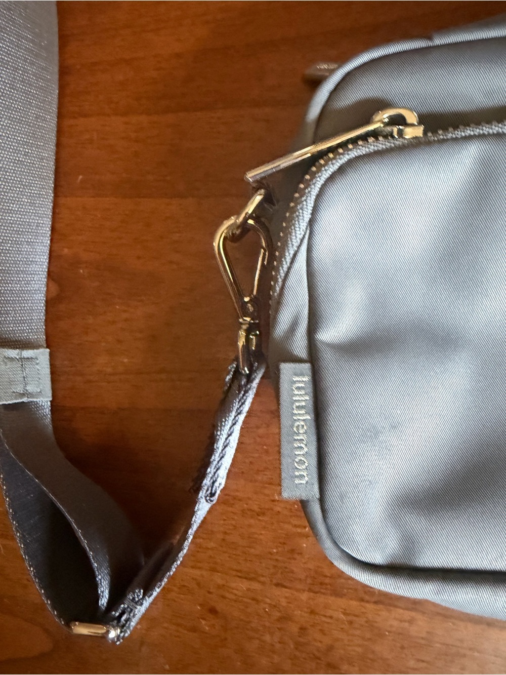 EUC Lululemon athletica Gray Sling Crossbody Bag - Picture 4 of 6